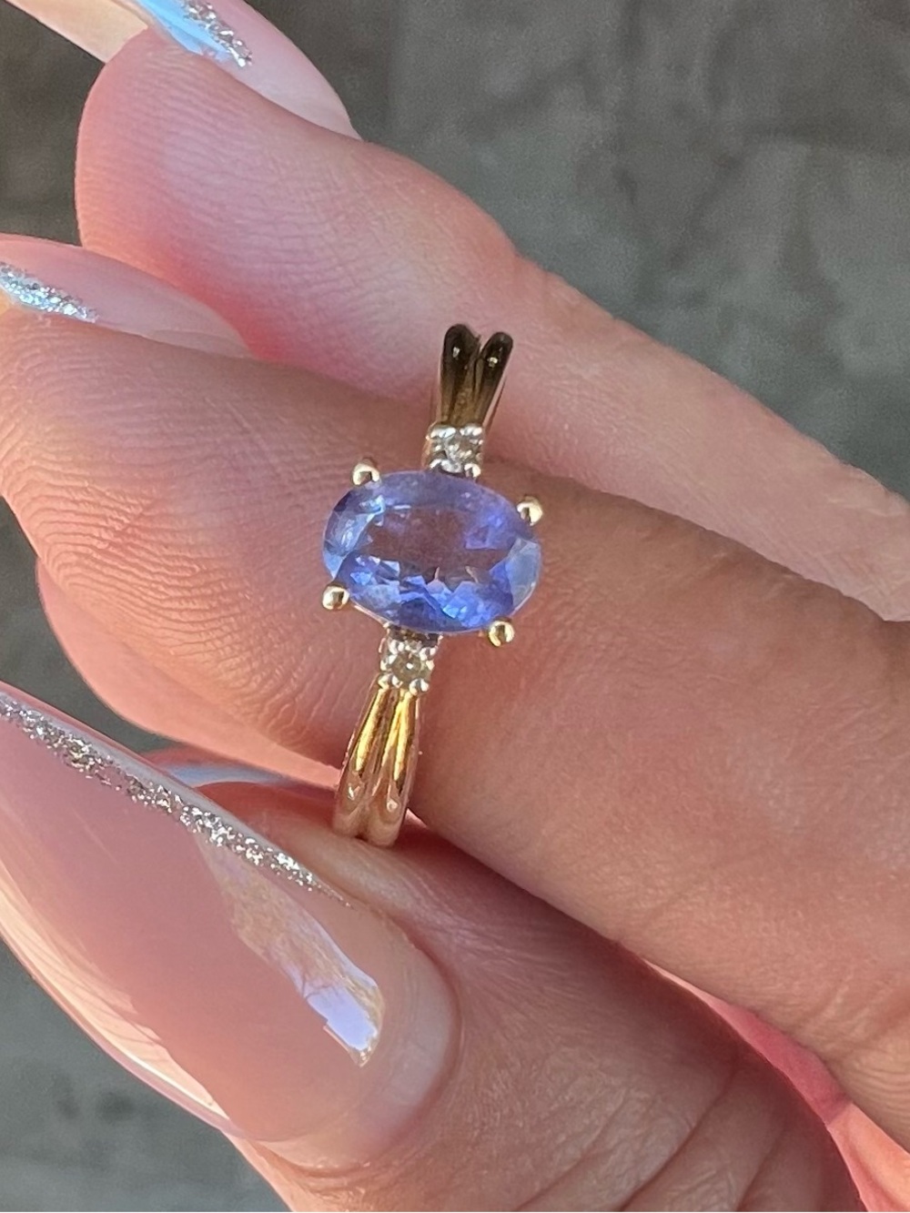 Elegant 14K Gold Tanzanite & Diamond Accent Ring – Classic Oval Cut - Picture 6 of 7